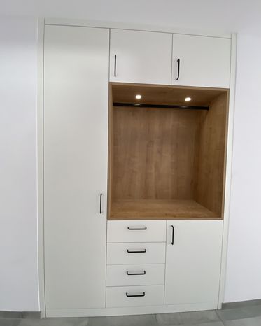 Garderobe in weiß